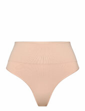 Spanxshape™ Extraordinary Thong Stringit Alusvaatteet Beige Spanx