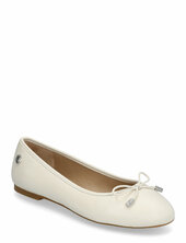 Jayna Nappa Leather Flat Ballerinat Cream Lauren Ralph Lauren